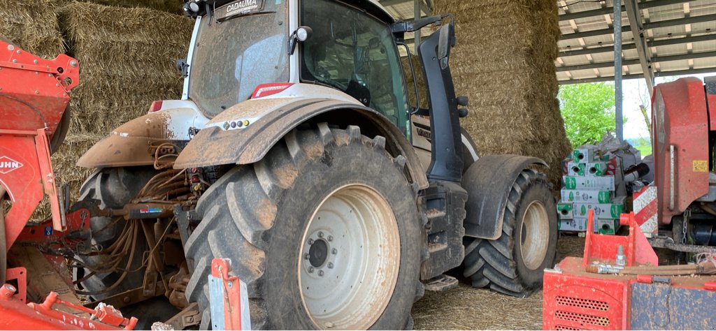 Traktor tip Valtra T 174e D SmartTouch, Gebrauchtmaschine in Nasbinals (Poză 4)