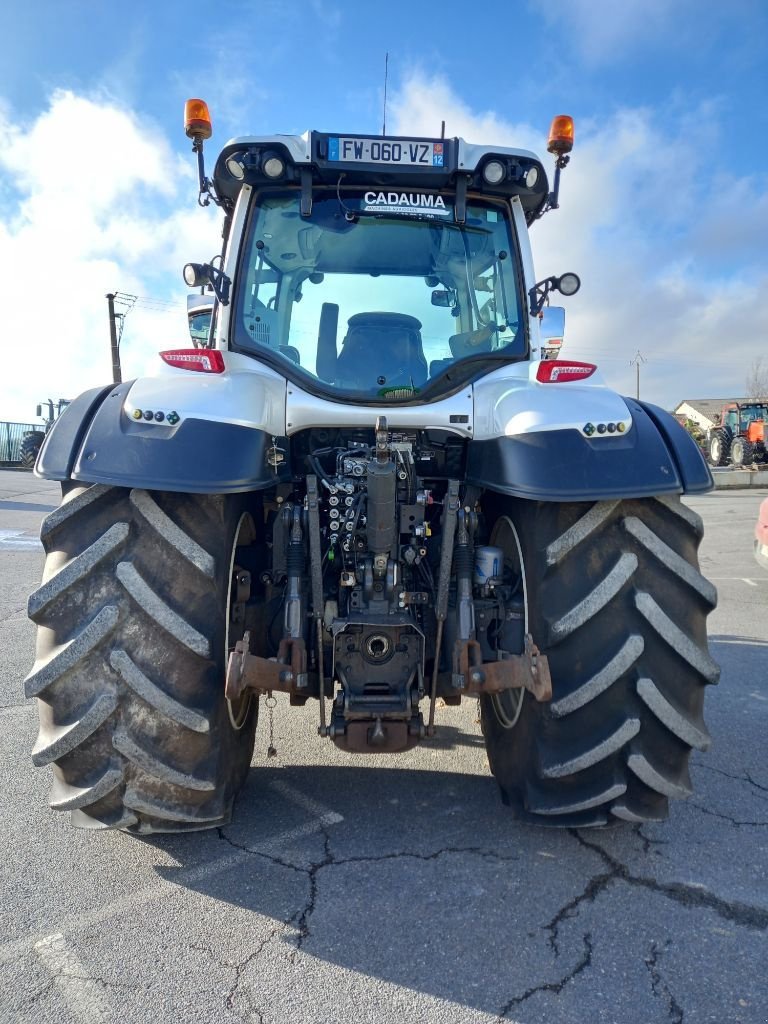 Traktor типа Valtra T 174e D SmartTouch, Gebrauchtmaschine в Calmont (Фотография 9)