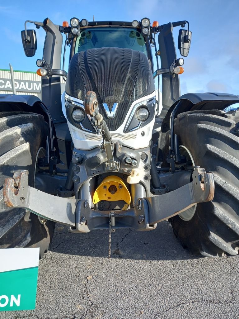 Traktor типа Valtra T 174e D SmartTouch, Gebrauchtmaschine в Calmont (Фотография 10)