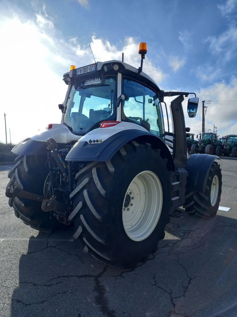 Traktor типа Valtra T 174e D SmartTouch, Gebrauchtmaschine в Calmont (Фотография 3)
