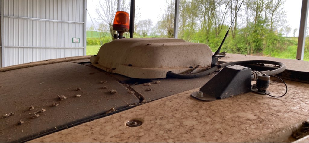 Traktor tip Valtra T 174e D SmartTouch, Gebrauchtmaschine in Nasbinals (Poză 10)