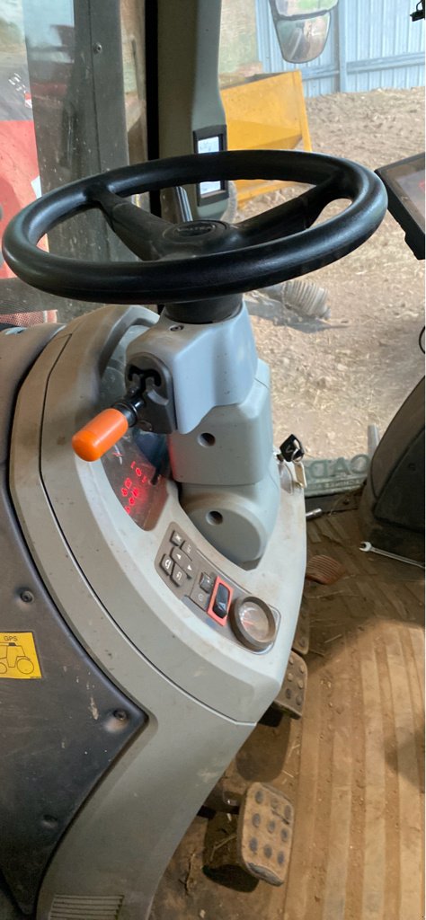 Traktor tip Valtra T 174e D SmartTouch, Gebrauchtmaschine in Nasbinals (Poză 7)