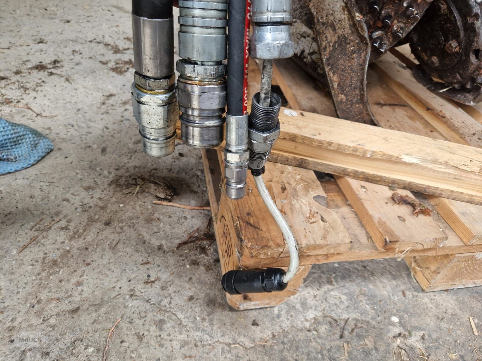 Traktor van het type Valtra T 174e Direct, Gebrauchtmaschine in Burgkirchen (Foto 11)