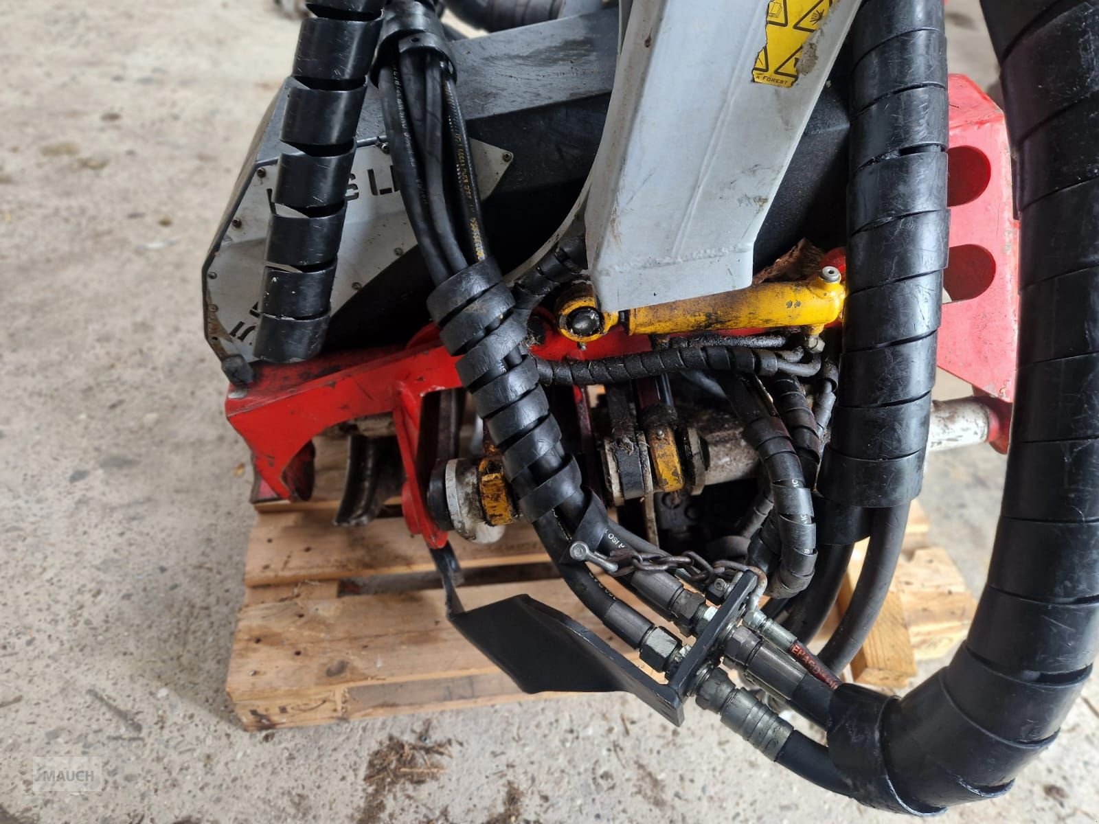 Traktor van het type Valtra T 174e Direct, Gebrauchtmaschine in Burgkirchen (Foto 15)