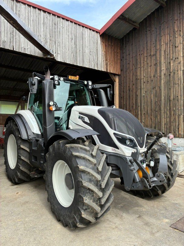 Traktor от тип Valtra T 174ES, Gebrauchtmaschine в Henau (Снимка 3)