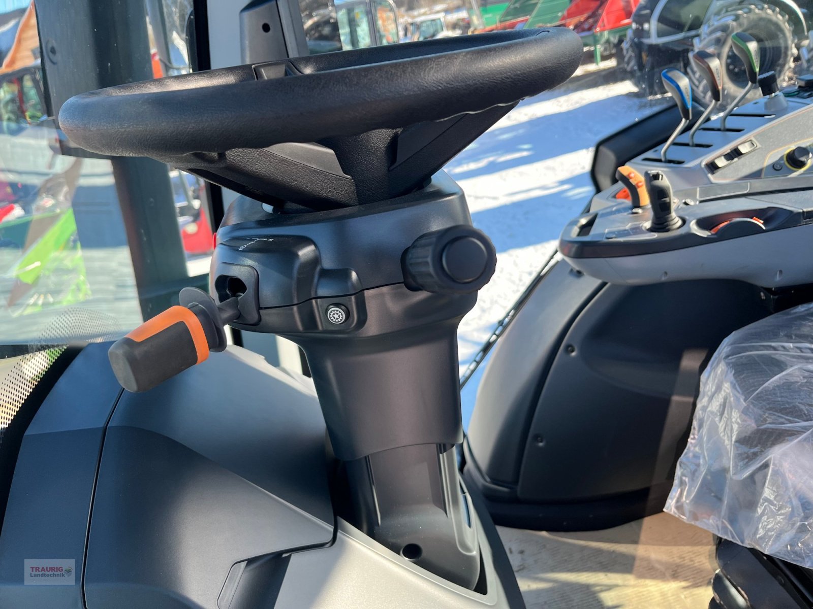 Traktor tipa Valtra T 175 A mit Rüfa+FK, Neumaschine u Mainburg/Wambach (Slika 9)