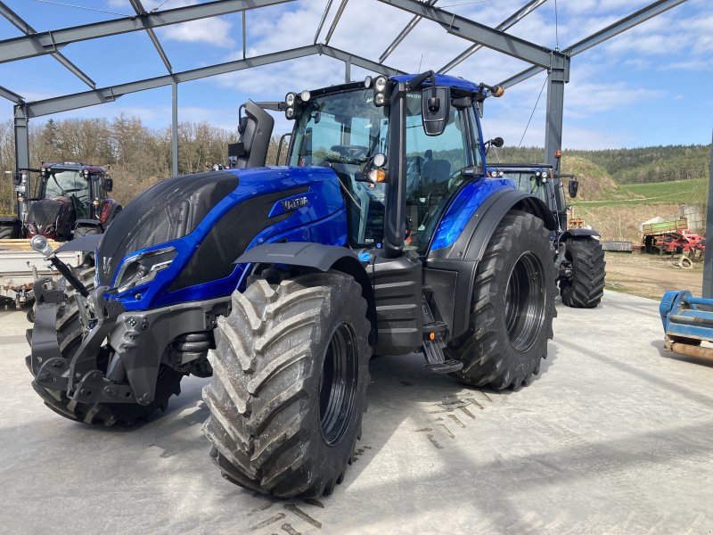 Traktor des Typs Valtra T 175 eA, Neumaschine in Bodenwöhr/ Taxöldern (Bild 1)