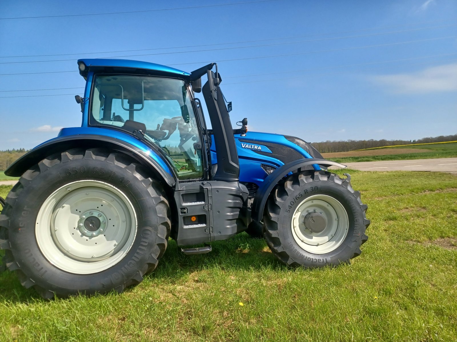 Traktor des Typs Valtra T 175 ED, Neumaschine in Uffenheim (Bild 3)