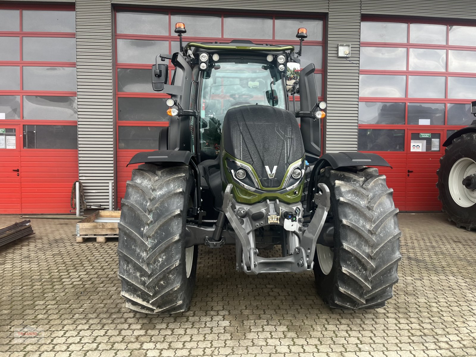 Traktor Türe ait Valtra T 175Aktiv Forst, Neumaschine içinde Mainburg/Wambach (resim 3)