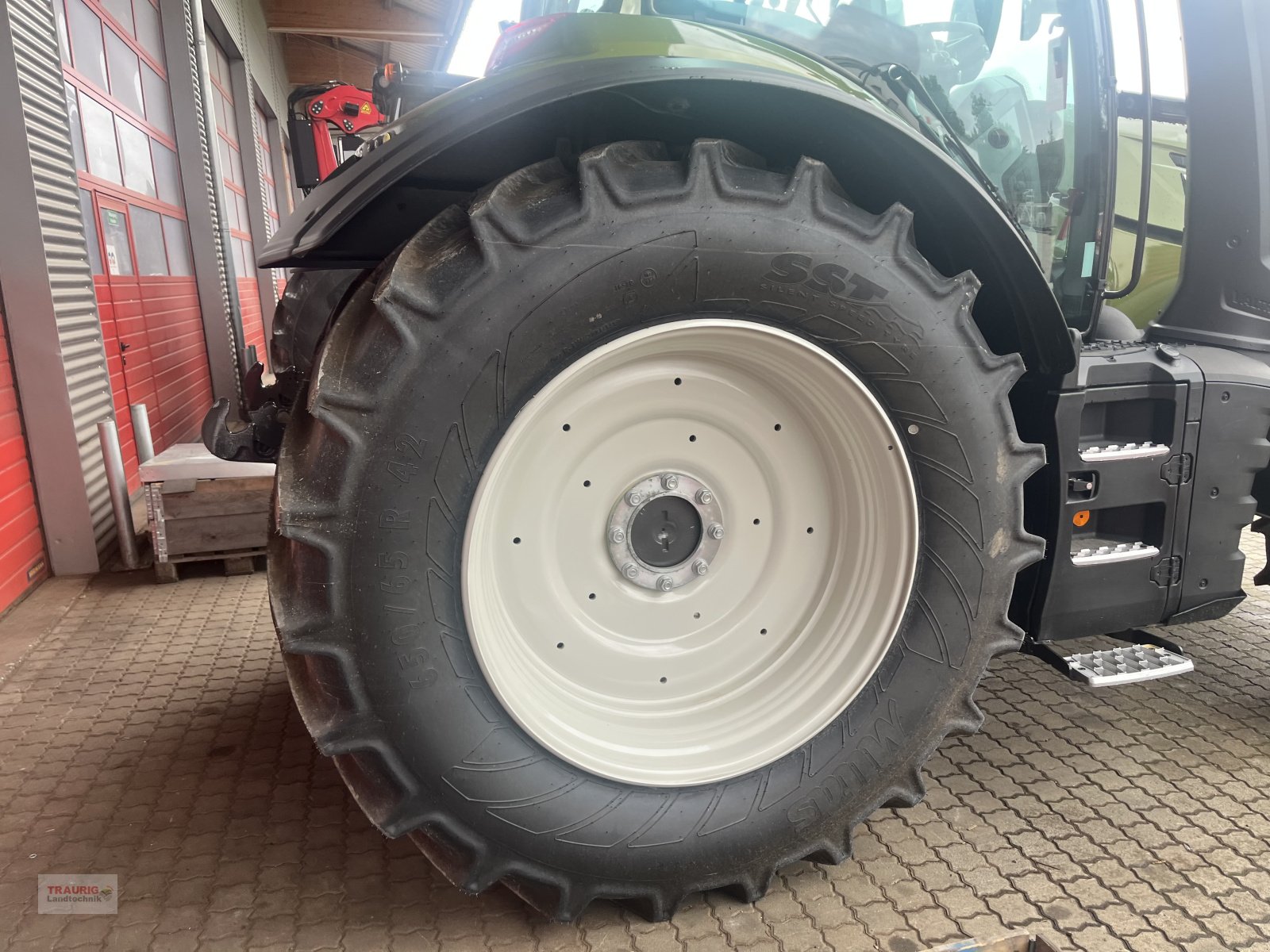 Traktor Türe ait Valtra T 175Aktiv Forst, Neumaschine içinde Mainburg/Wambach (resim 6)