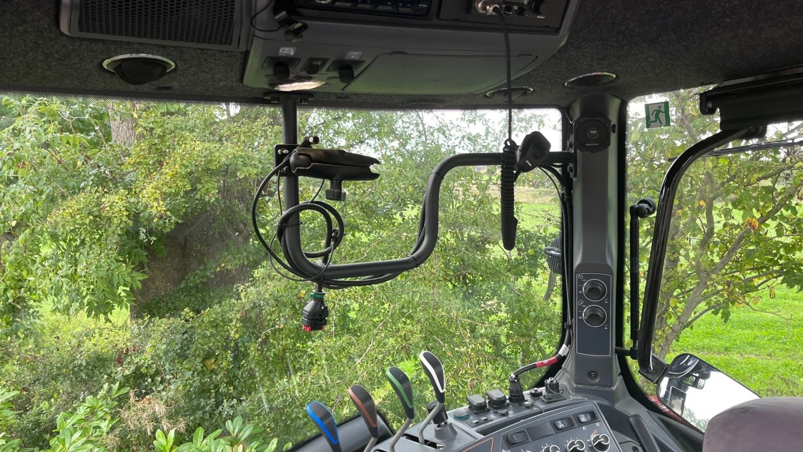 Traktor of the type Valtra T 195 Activ Active, Gebrauchtmaschine in Sakskøbing (Picture 5)