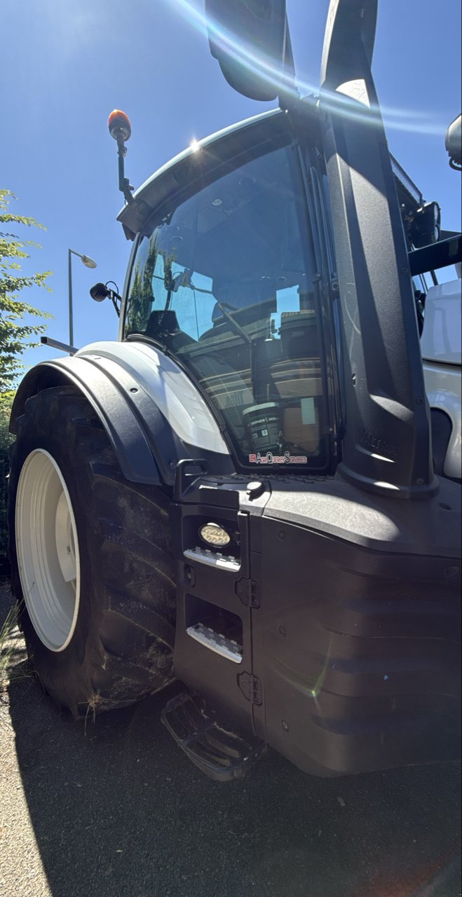 Traktor del tipo Valtra T 195 D, Gebrauchtmaschine en LACAPELLE-MARIVAL (Imagen 11)