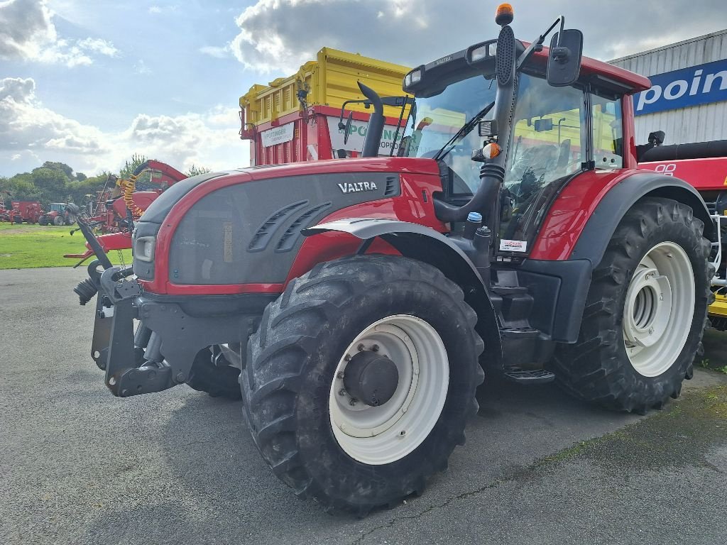 Traktor του τύπου Valtra T 213 VERSU, Gebrauchtmaschine σε Neufchâtel-en-Bray (Φωτογραφία 2)