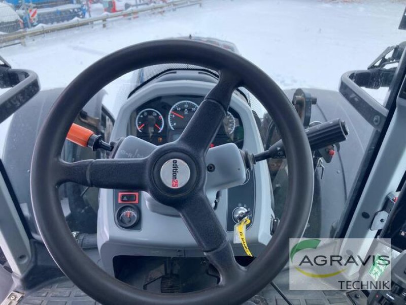 Traktor Türe ait Valtra T 214 D 1A7, Gebrauchtmaschine içinde Söhlde-Hoheneggelsen (resim 14)