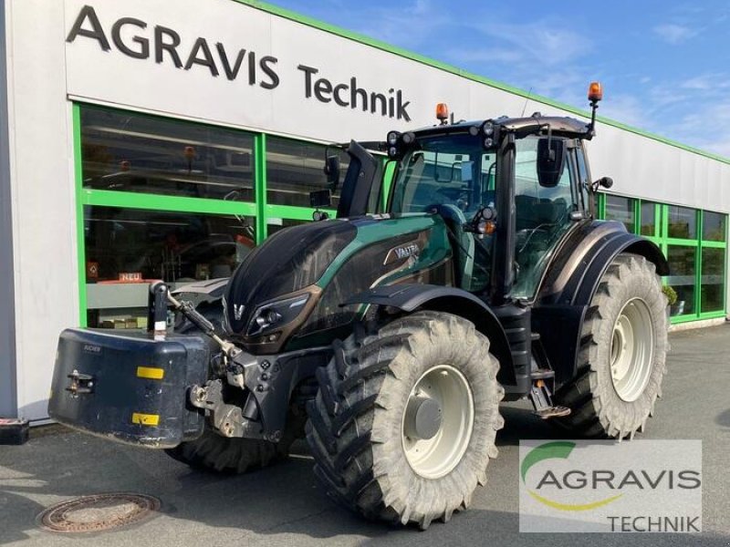 Traktor des Typs Valtra T 214 D 1B8 DIRECT, Gebrauchtmaschine in Meschede-Remblinghausen (Bild 1)