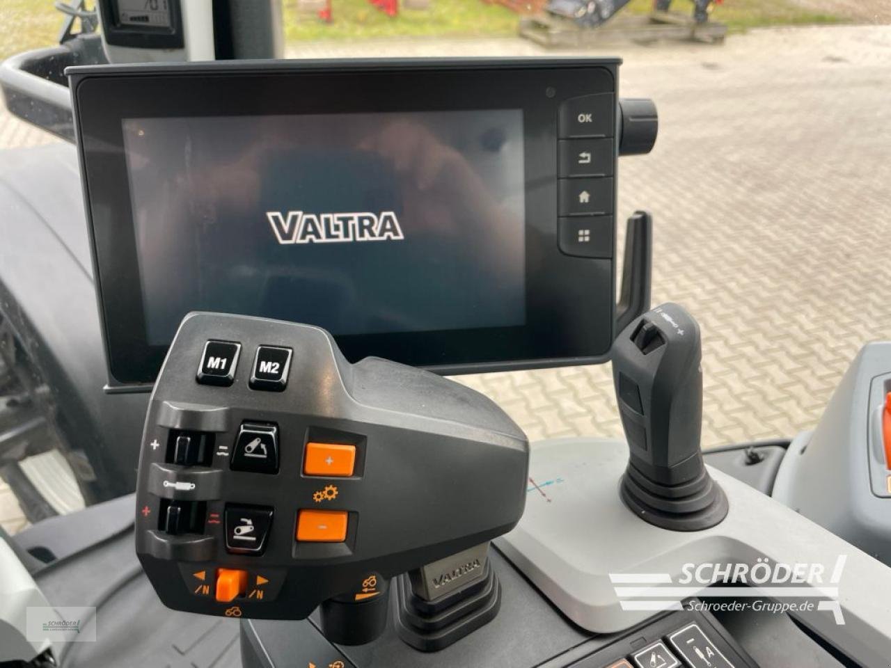 Traktor typu Valtra T 214 D SMARTTOUCH + RTK, Gebrauchtmaschine w Jade OT Schweiburg (Zdjęcie 14)