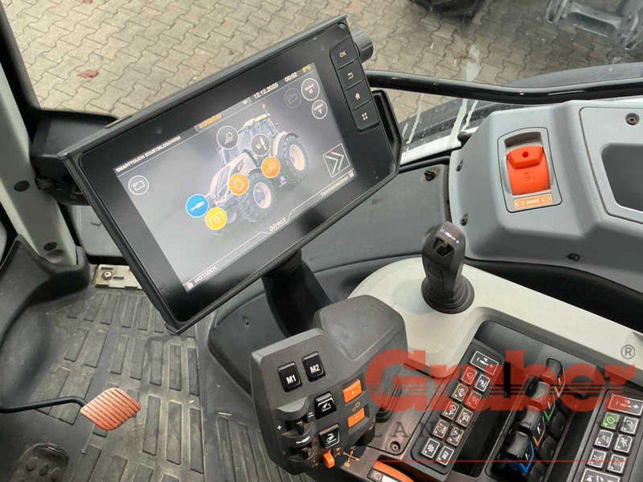 Traktor of the type Valtra T 214 D, Gebrauchtmaschine in Ampfing (Picture 11)