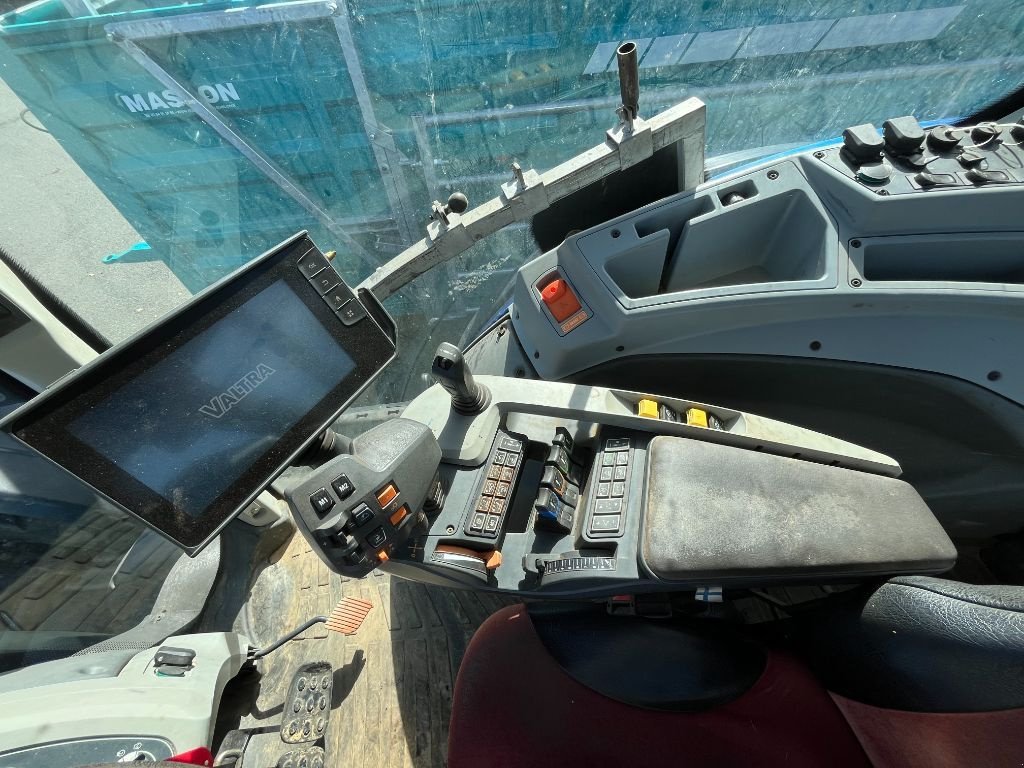 Traktor del tipo Valtra T 214 DIRECT SMARTTOUCH, Gebrauchtmaschine In LACAPELLE-MARIVAL (Immagine 10)