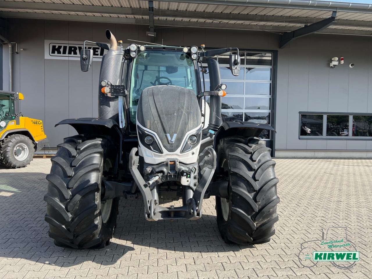 Traktor del tipo Valtra T 214 Direct, Gebrauchtmaschine In Blankenheim (Immagine 5)