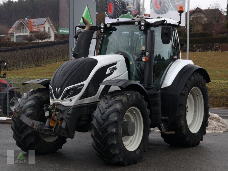 Traktor типа Valtra T 214 Direct, Gebrauchtmaschine в Markt Hartmannsdorf