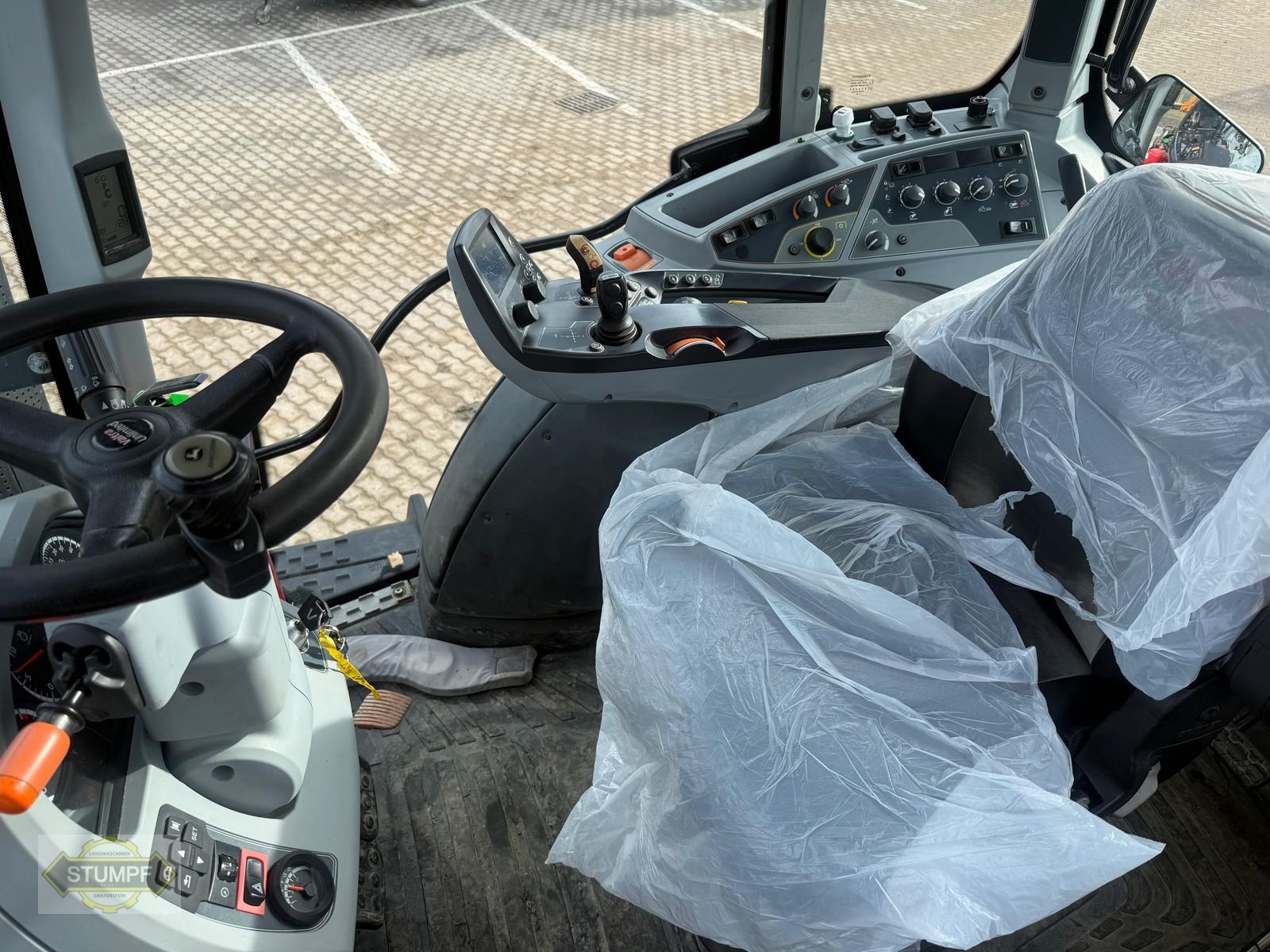 Traktor van het type Valtra T 214 Direct, Gebrauchtmaschine in Grafenstein (Foto 8)