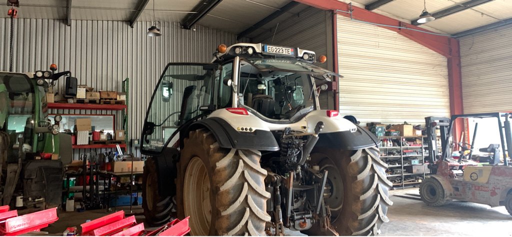 Traktor del tipo Valtra T 214 DIRECT, Gebrauchtmaschine en Millau (Imagen 10)