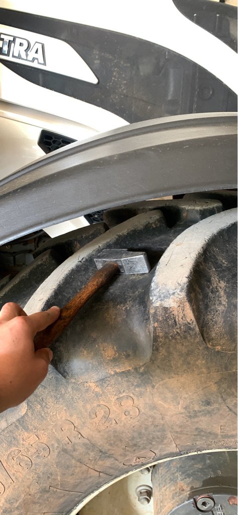 Traktor del tipo Valtra T 214 DIRECT, Gebrauchtmaschine en Millau (Imagen 7)