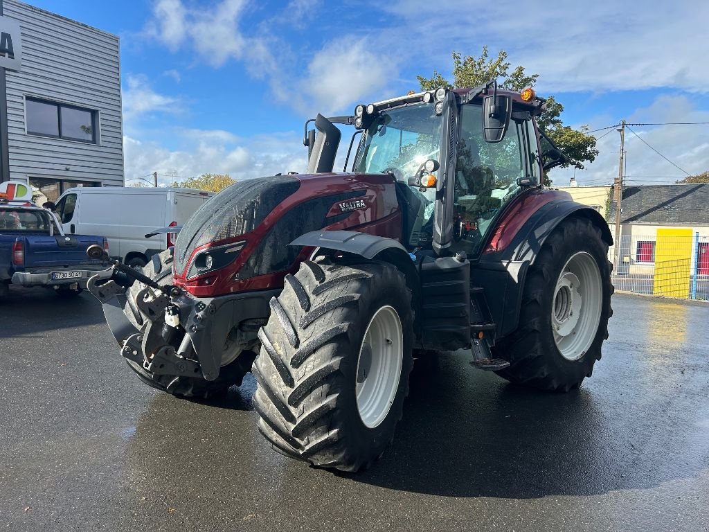 Traktor van het type Valtra T 214 V SmartTouch, Gebrauchtmaschine in CORMENON (Foto 1)