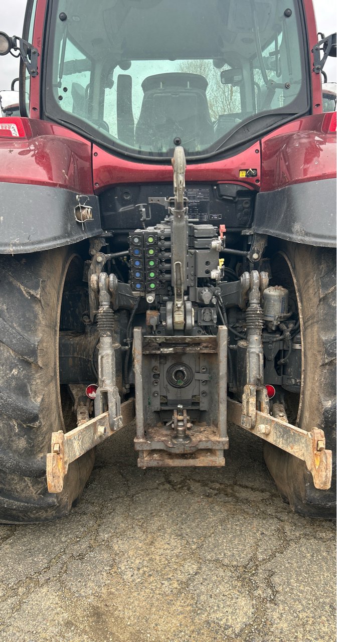 Traktor van het type Valtra T 214 V SmartTouch, Gebrauchtmaschine in CORMENON (Foto 9)