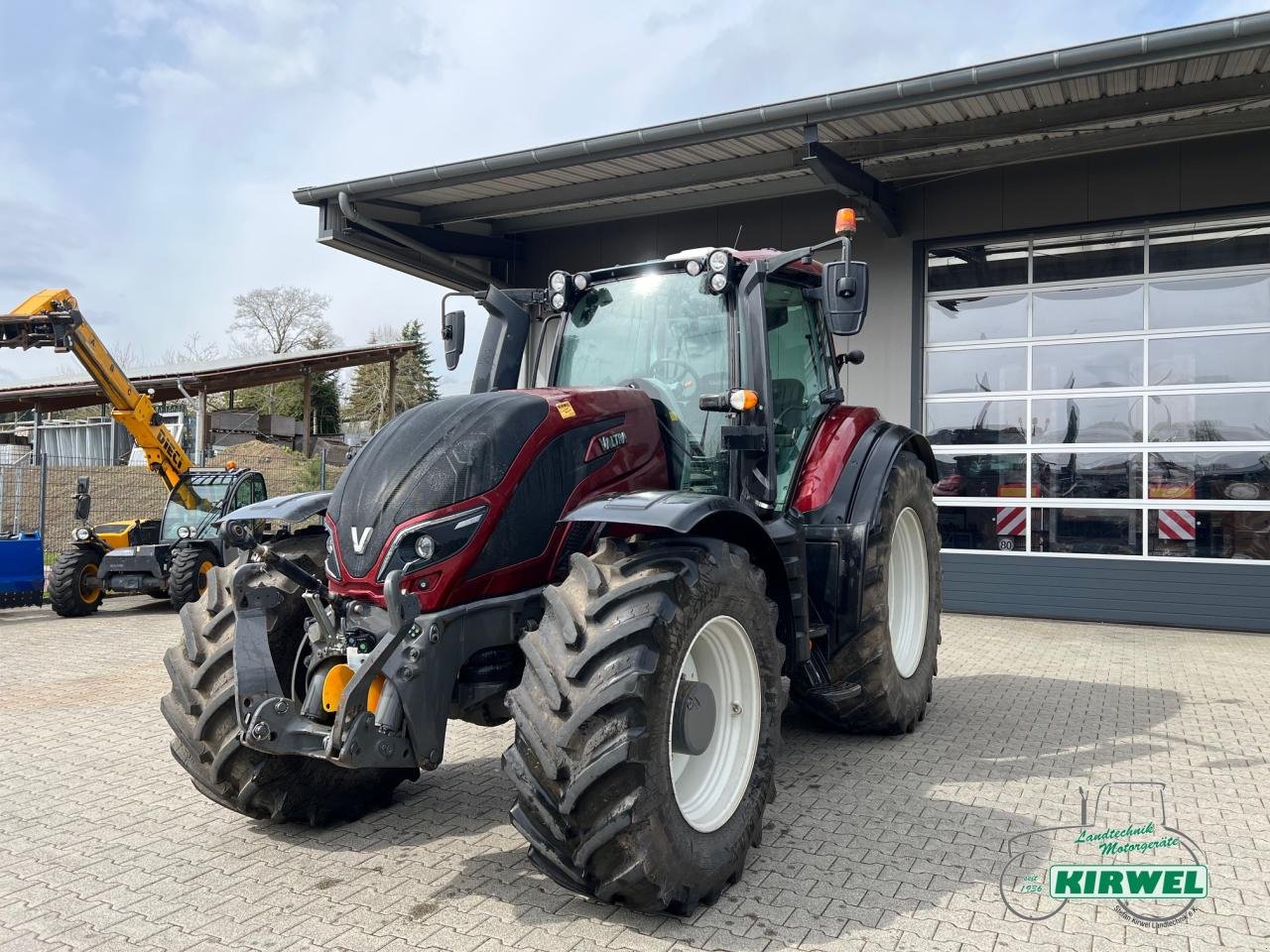 Traktor del tipo Valtra T 214 Versu, Gebrauchtmaschine en Blankenheim (Imagen 2)