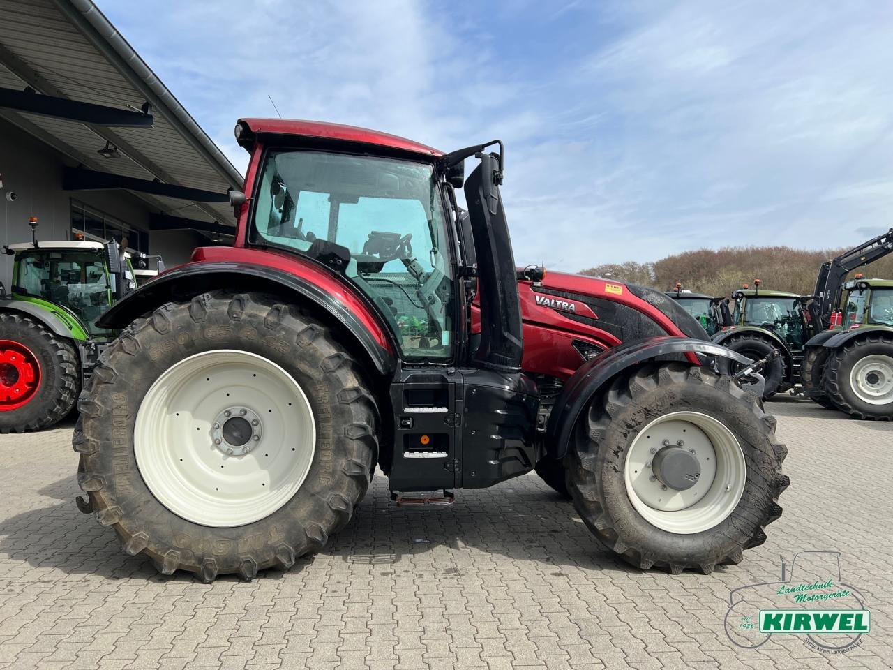 Traktor del tipo Valtra T 214 Versu, Gebrauchtmaschine en Blankenheim (Imagen 3)
