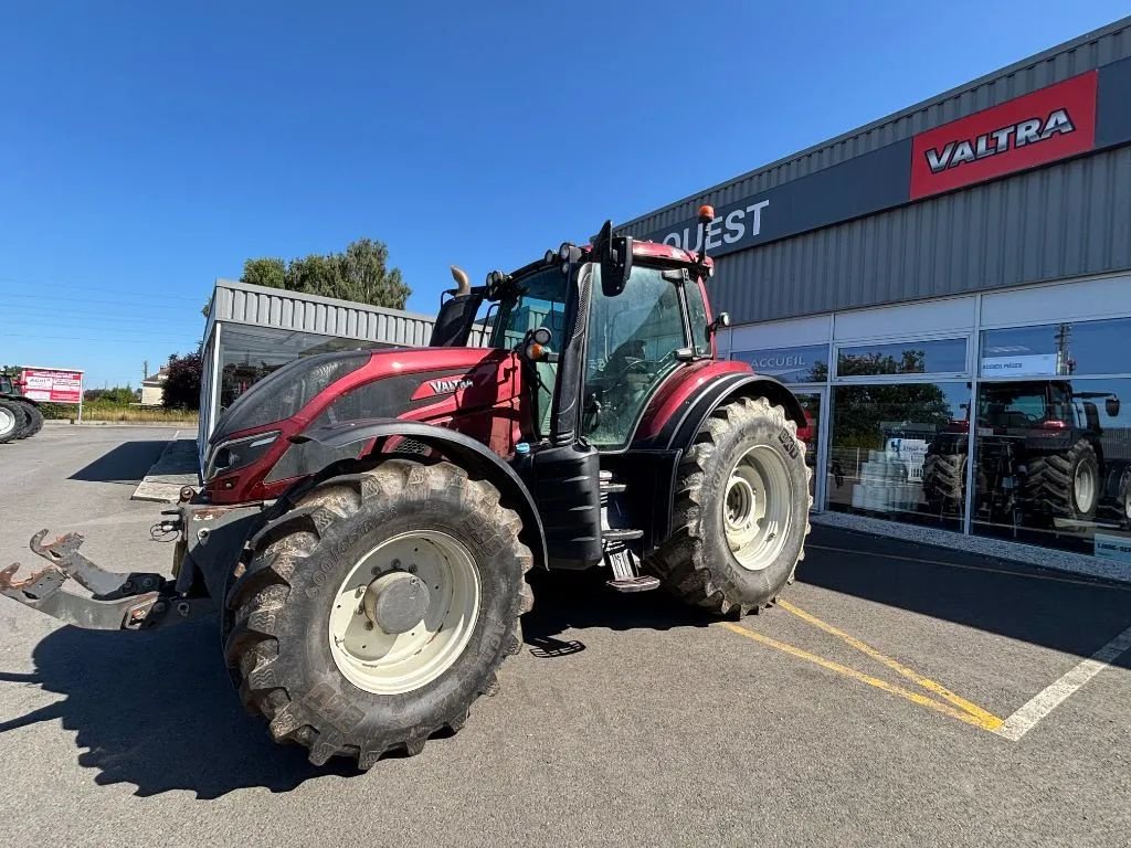 Traktor of the type Valtra T 214D, Gebrauchtmaschine in SAINT JAMES (Picture 1)