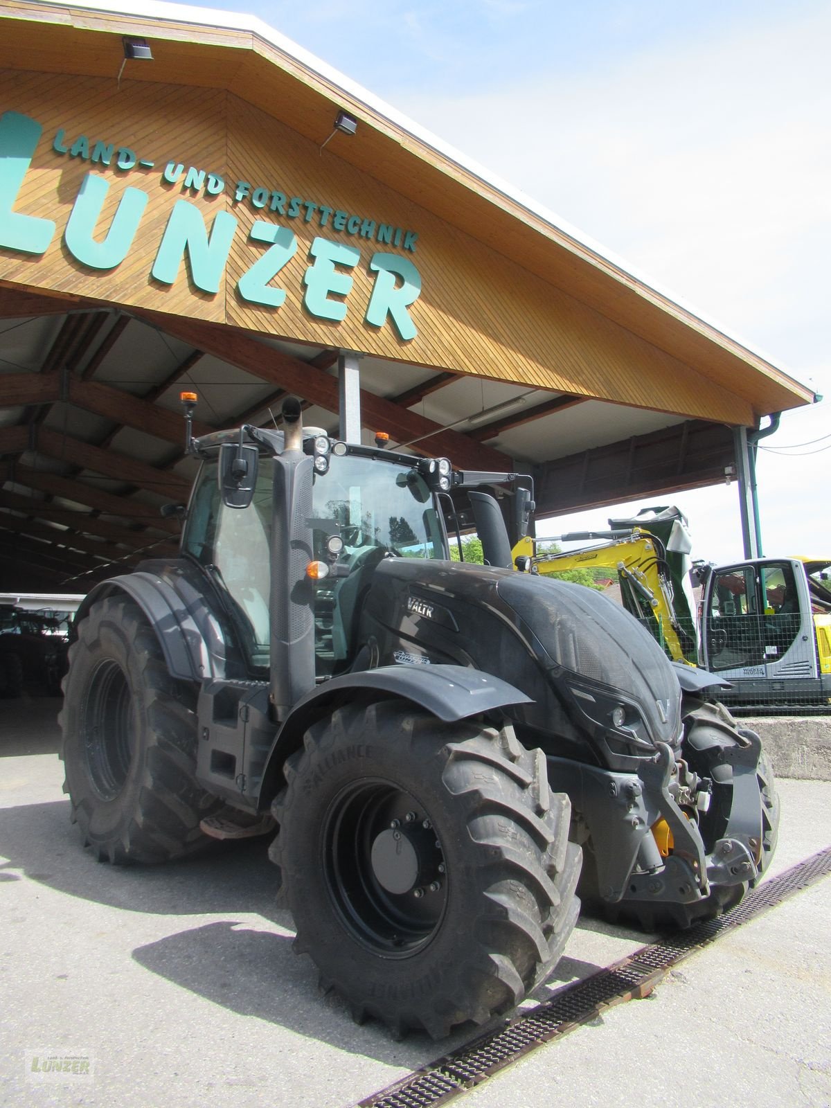 Traktor a típus Valtra T 214D, Gebrauchtmaschine ekkor: Kaumberg (Kép 4)