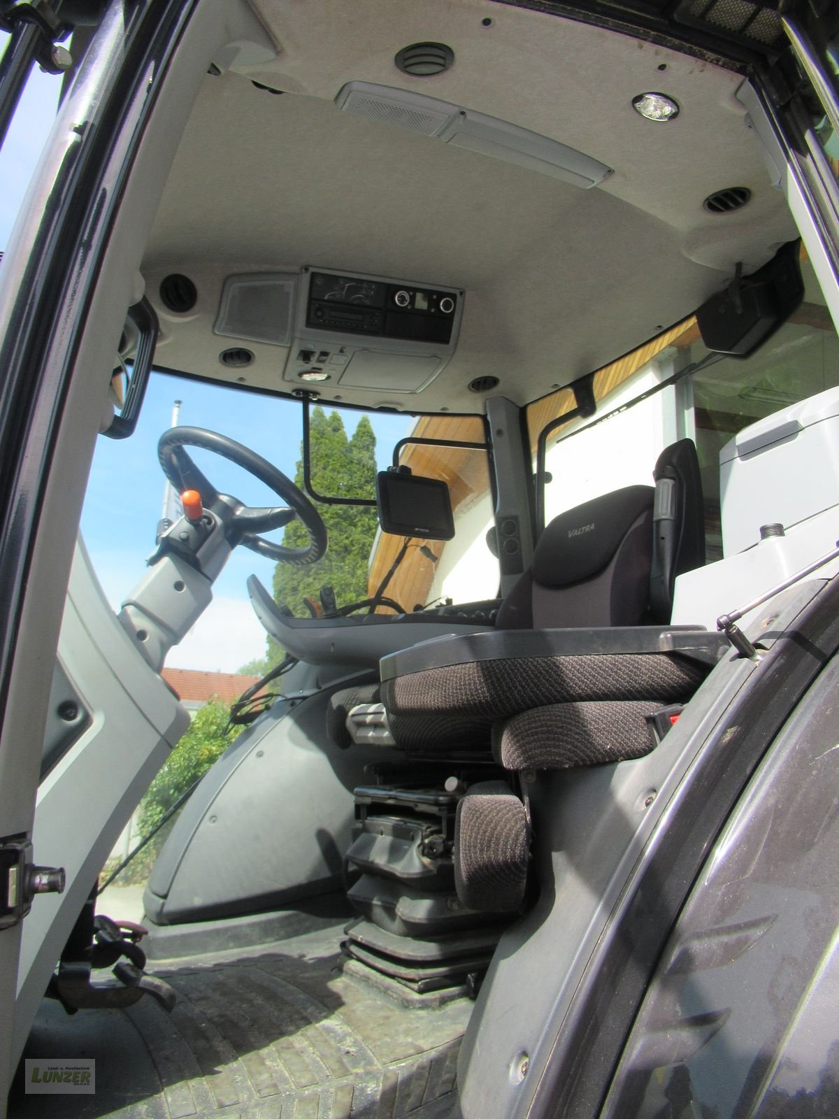 Traktor a típus Valtra T 214D, Gebrauchtmaschine ekkor: Kaumberg (Kép 12)