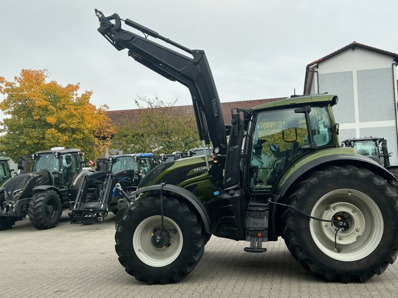 Traktor typu Valtra T 215 D, Gebrauchtmaschine v Deggendorf