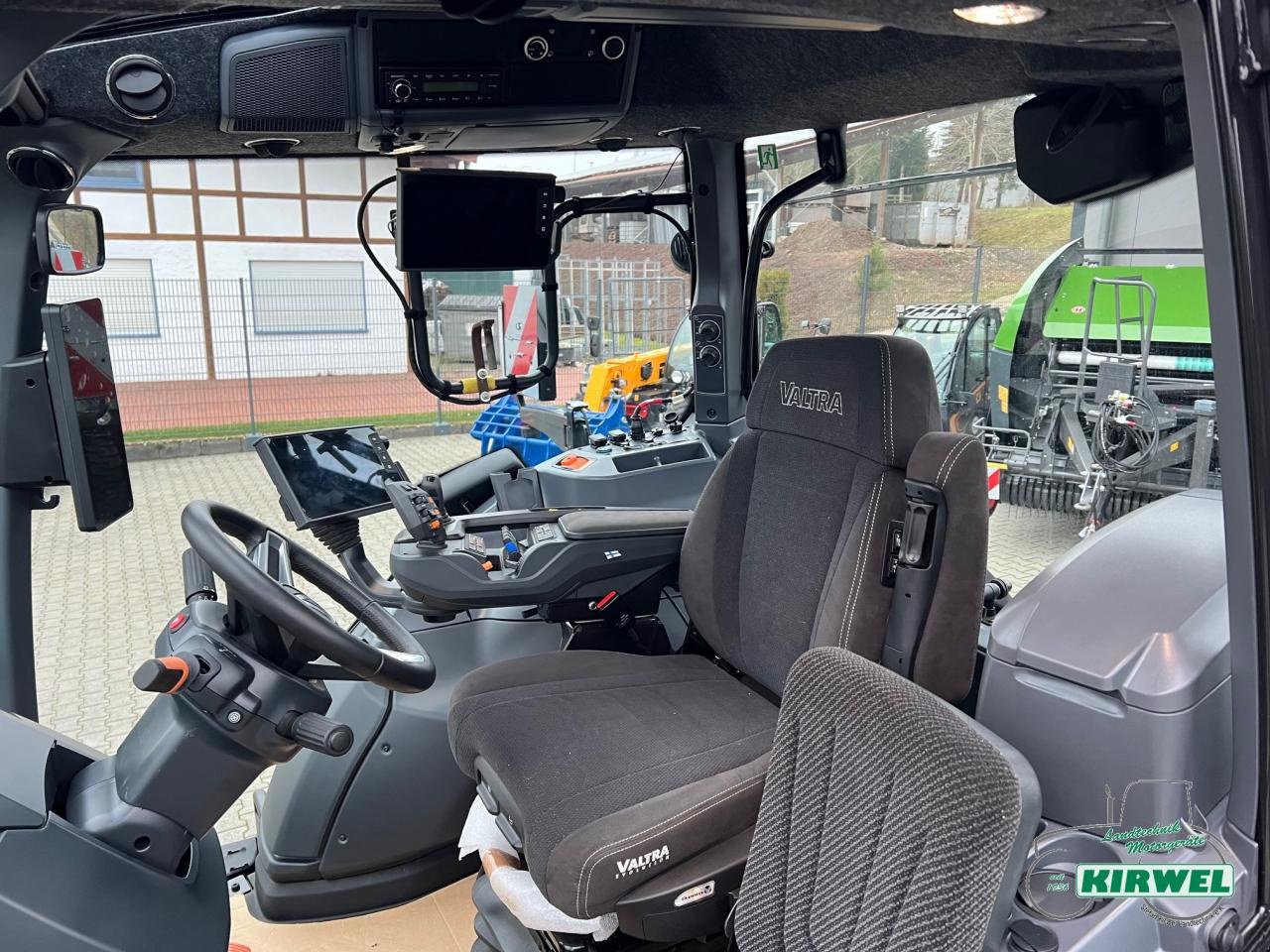 Traktor typu Valtra T 215 Direct, Vorführmaschine v Blankenheim (Obrázek 9)