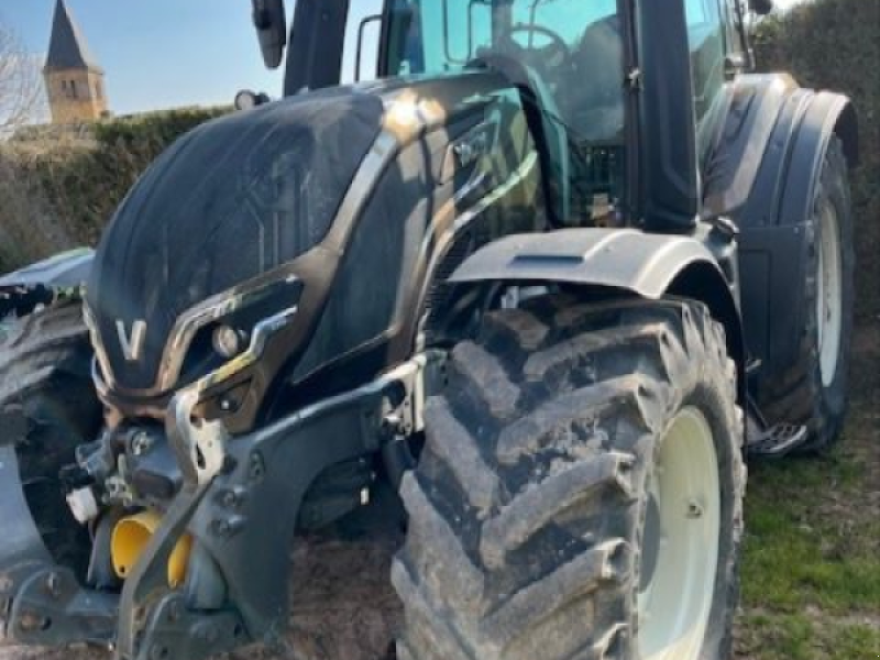 Traktor tip Valtra T 215 DIRECT, Gebrauchtmaschine in CHAMPLECY (Poză 1)