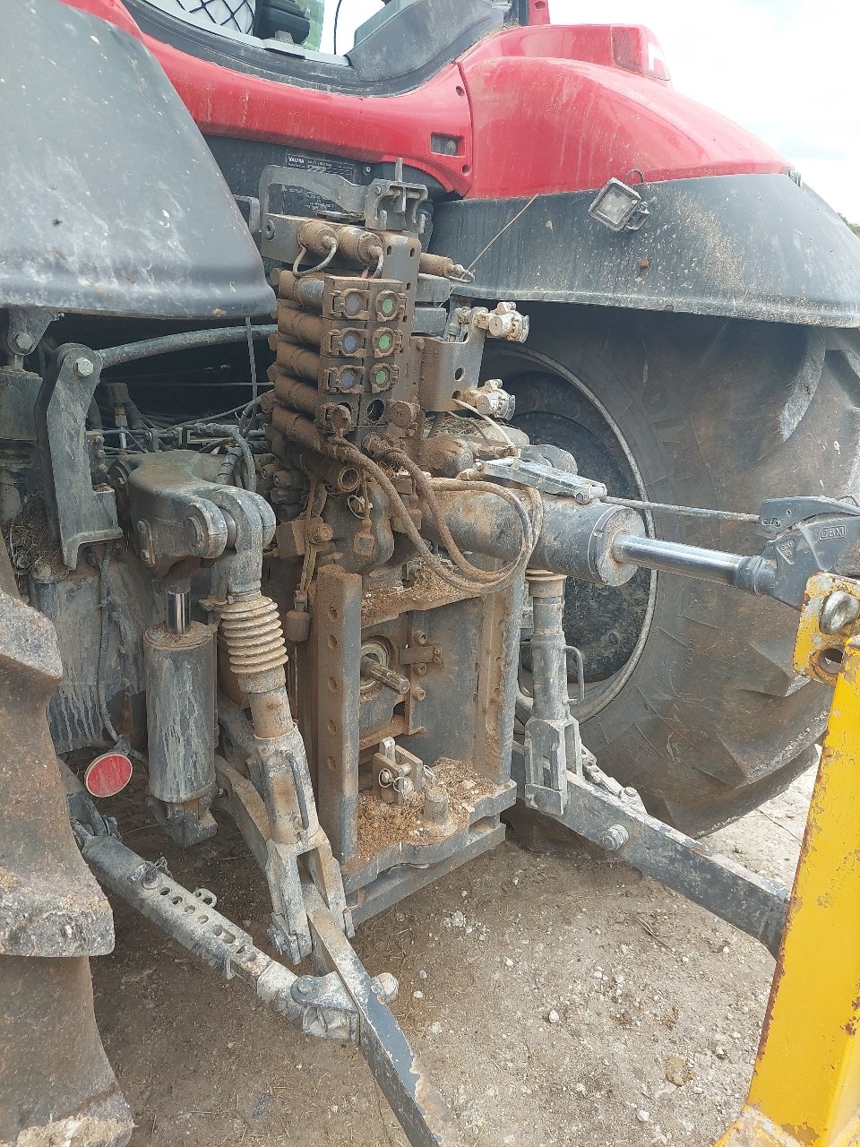 Traktor des Typs Valtra T 215 DIRECT, Gebrauchtmaschine in Calmont (Bild 10)