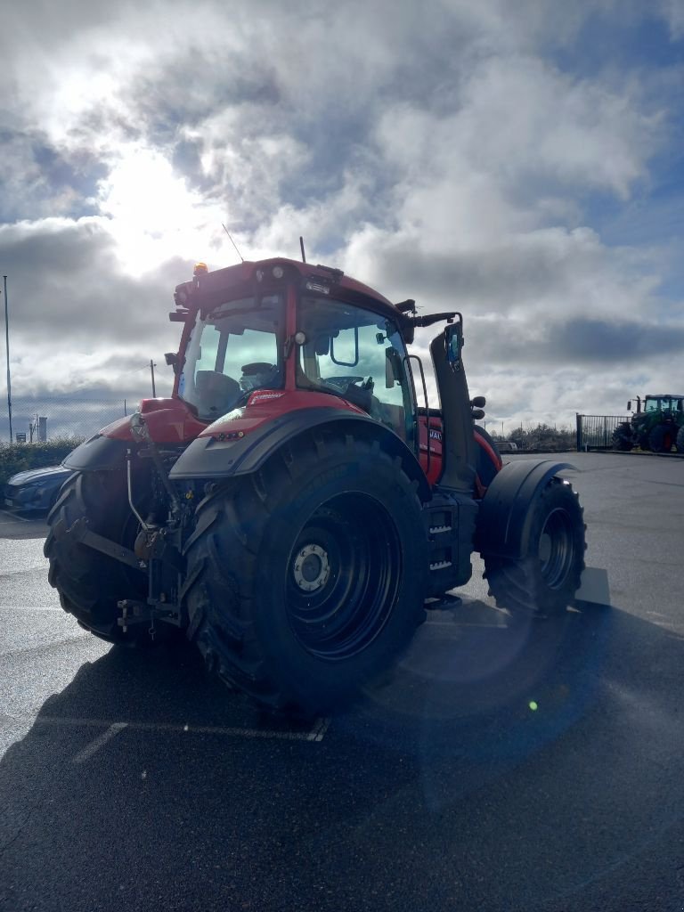 Traktor типа Valtra T 215 DIRECT, Gebrauchtmaschine в Calmont (Фотография 3)
