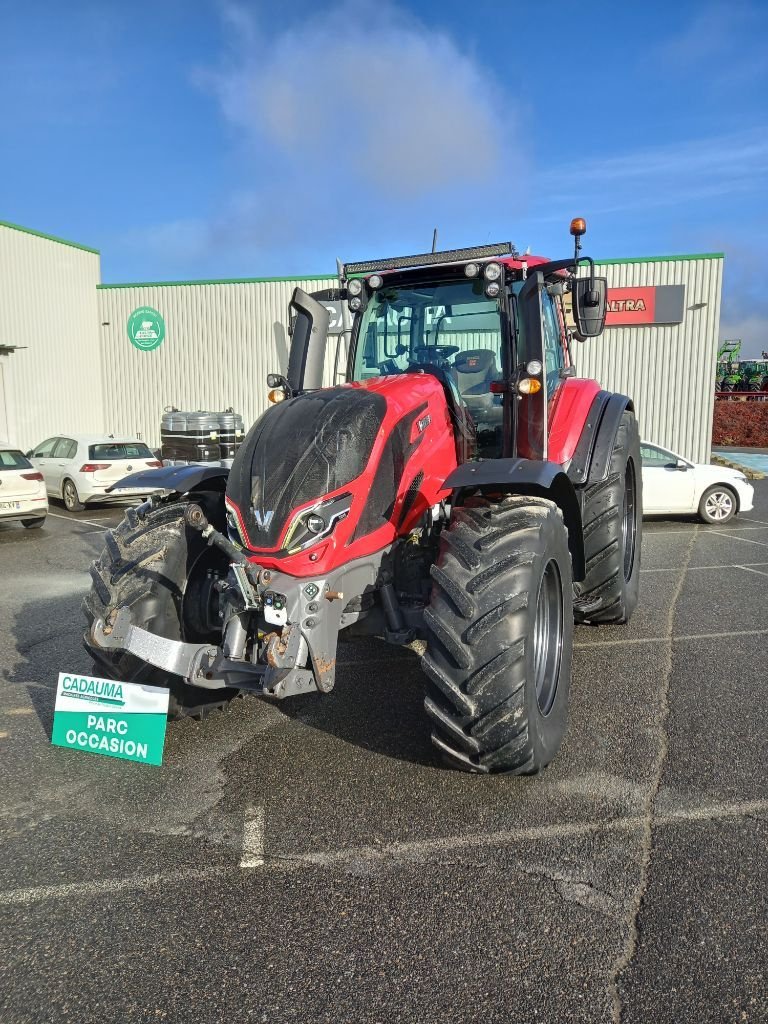 Traktor типа Valtra T 215 DIRECT, Gebrauchtmaschine в Calmont (Фотография 1)