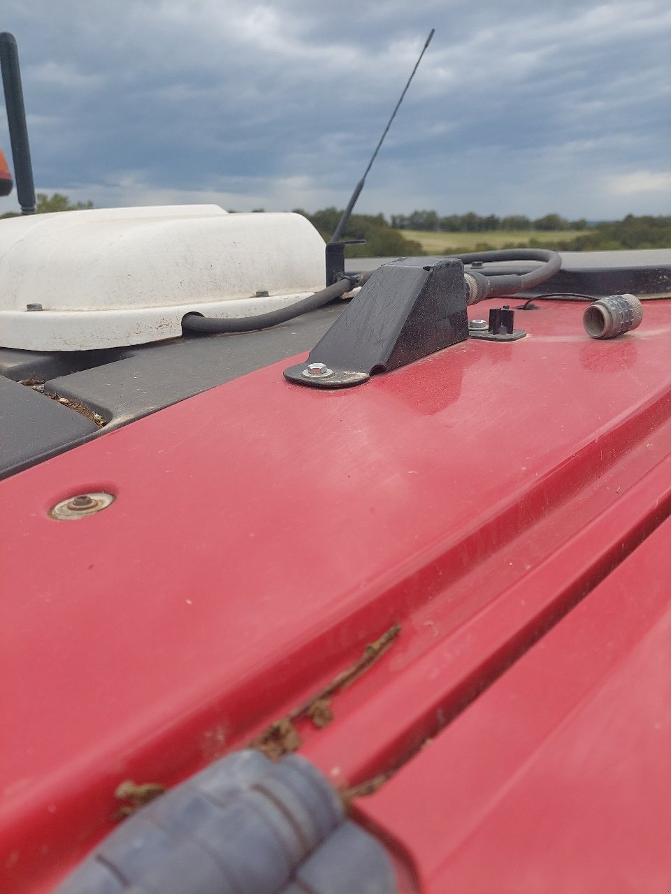 Traktor des Typs Valtra T 215 DIRECT, Gebrauchtmaschine in Calmont (Bild 7)