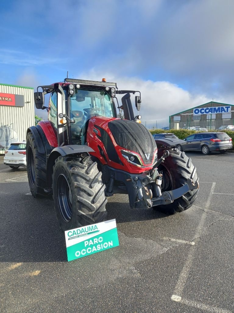 Traktor типа Valtra T 215 DIRECT, Gebrauchtmaschine в Calmont (Фотография 2)