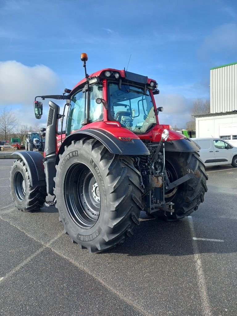Traktor типа Valtra T 215 DIRECT, Gebrauchtmaschine в Calmont (Фотография 4)