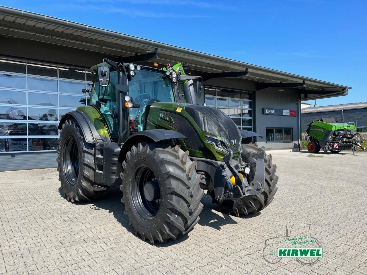 Traktor типа Valtra T 215 Versu, Neumaschine в Blankenheim (Фотография 1)