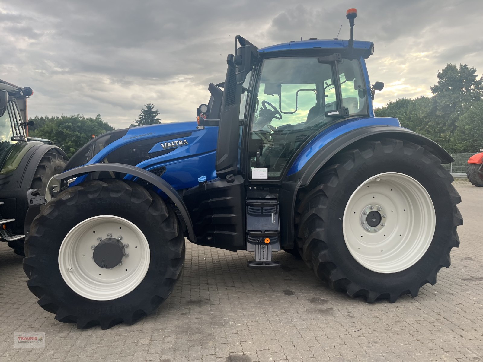 Traktor του τύπου Valtra T 215D / Vollausstattung, Neumaschine σε Mainburg/Wambach (Φωτογραφία 5)