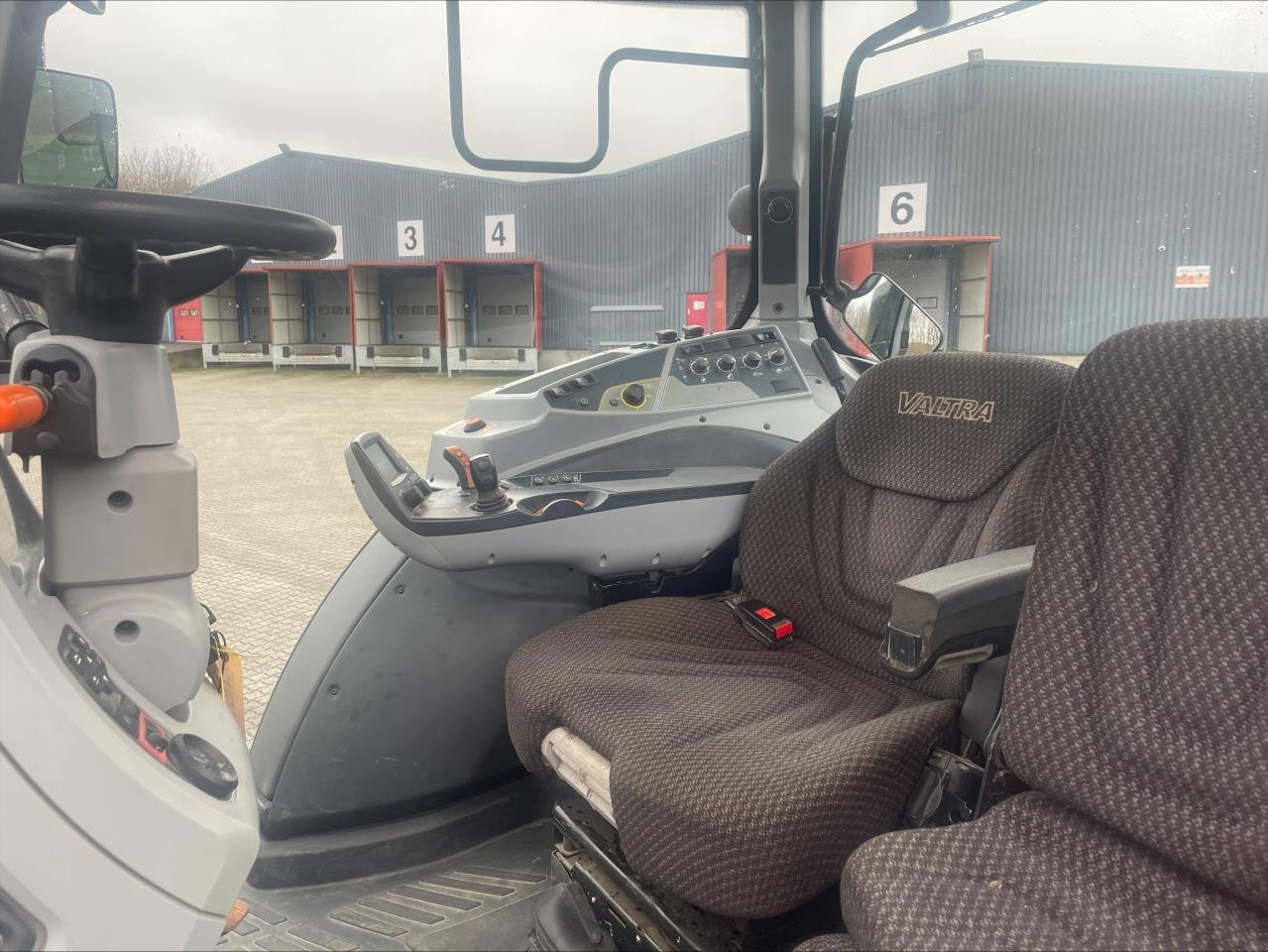 Traktor typu Valtra T 234 VERSU, Gebrauchtmaschine v Skanderborg (Obrázek 3)