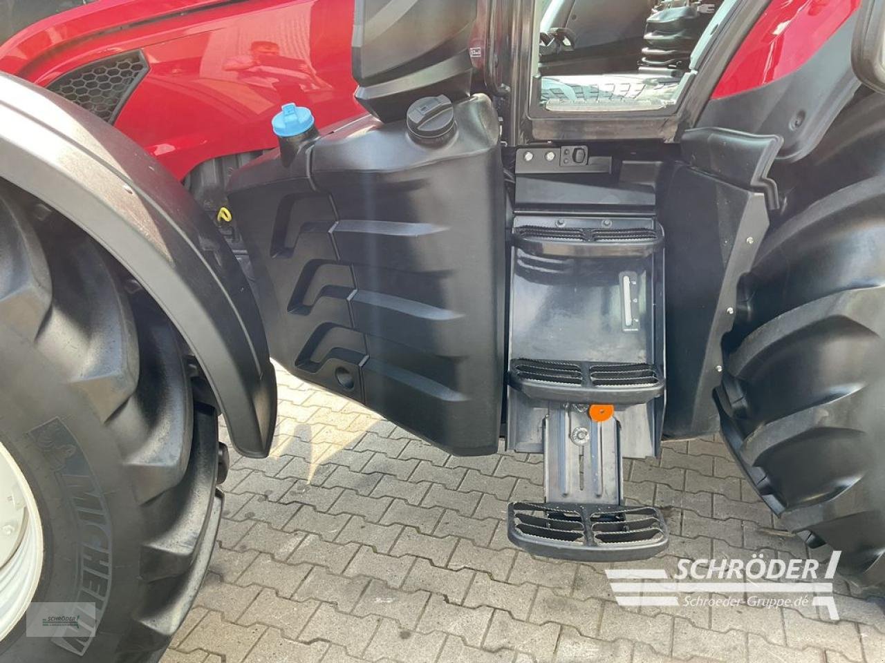 Traktor des Typs Valtra T 235 A, Gebrauchtmaschine in Wildeshausen (Bild 12)