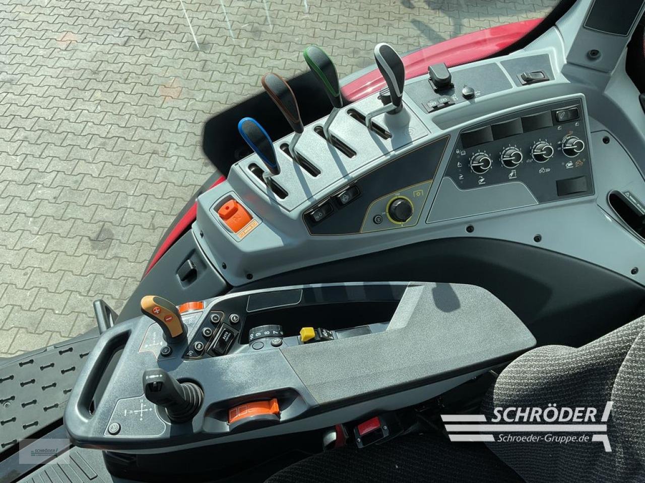 Traktor des Typs Valtra T 235 A, Gebrauchtmaschine in Wildeshausen (Bild 15)