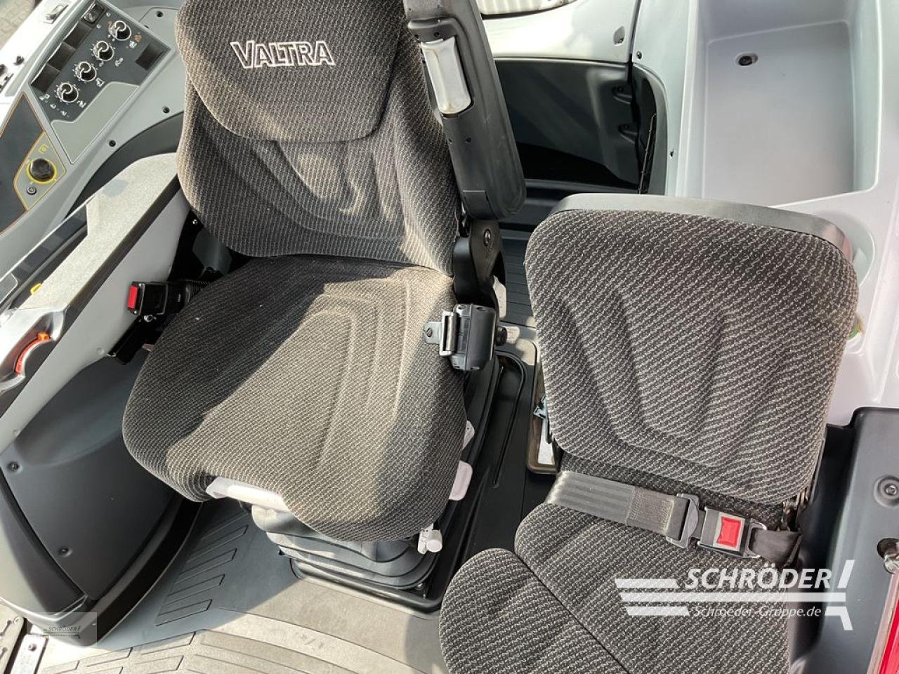 Traktor des Typs Valtra T 235 A, Gebrauchtmaschine in Wildeshausen (Bild 18)