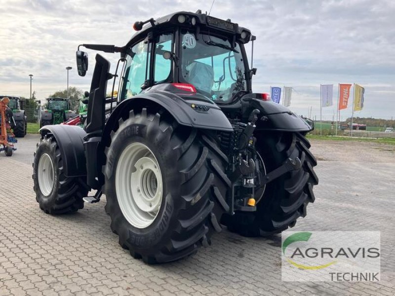 Traktor of the type Valtra T 235 D, Gebrauchtmaschine in Calbe / Saale (Picture 3)